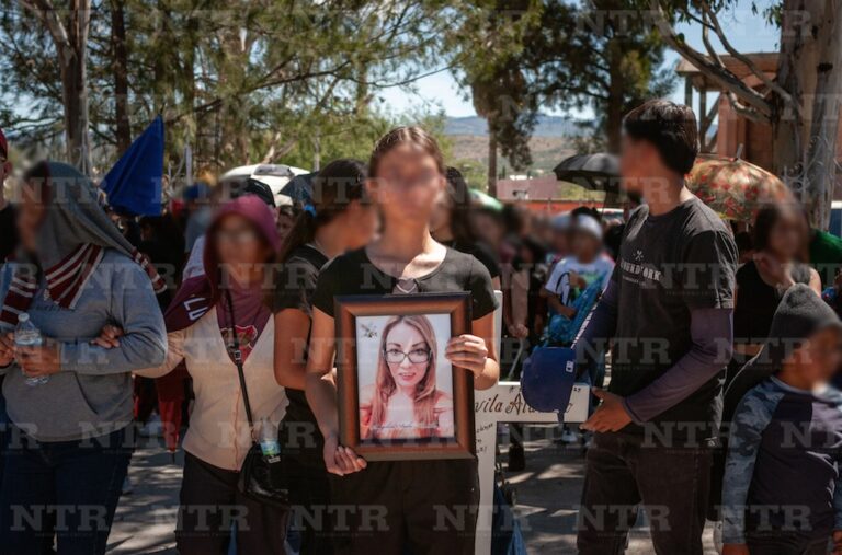 Dan el último adiós a Angélica; exigen justicia