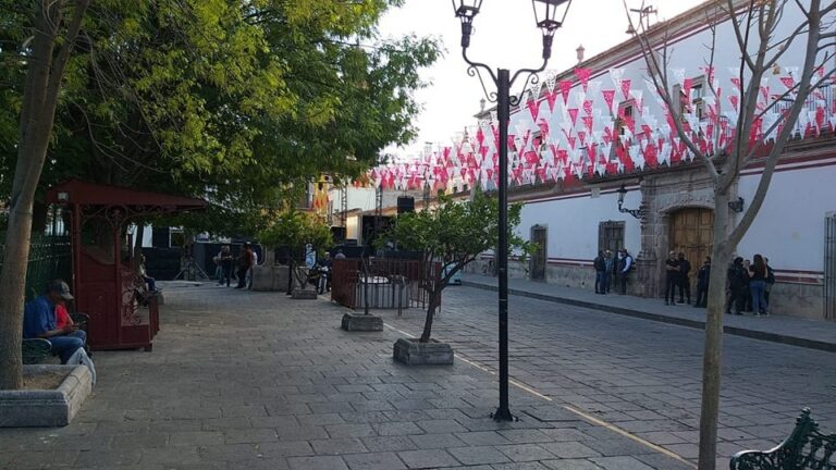 Desdeñan curso comerciantes y hoteleros