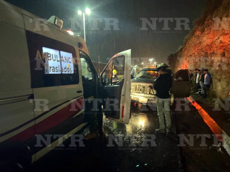 Aparecen dos socavones por las lluvias