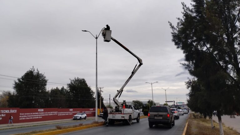 Obtienen nuevas luminarias para diferentes colonias