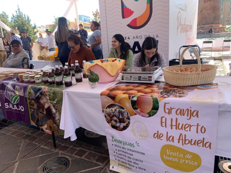 Ofertan sus productos en expo mujeres rurales
