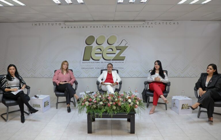 Realizan mesa de diálogo con mujeres electas