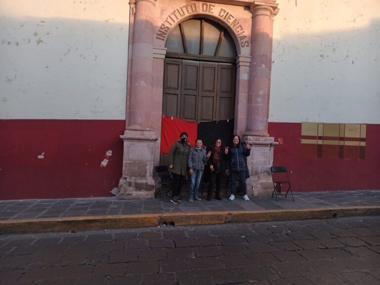Se suman a paro docentes de prepa 1