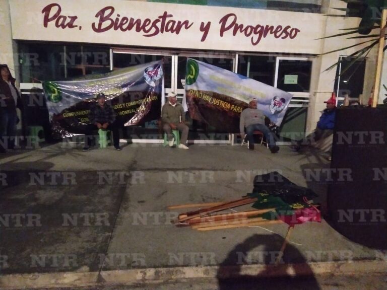 Bloquean agricultores Sefin
