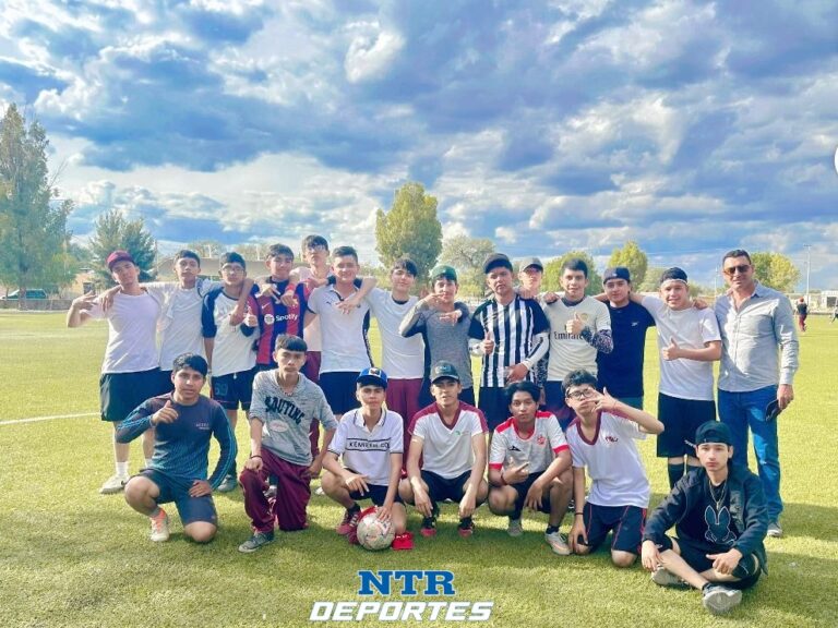 Villa de Cos destaca en Futbol y Voleibol