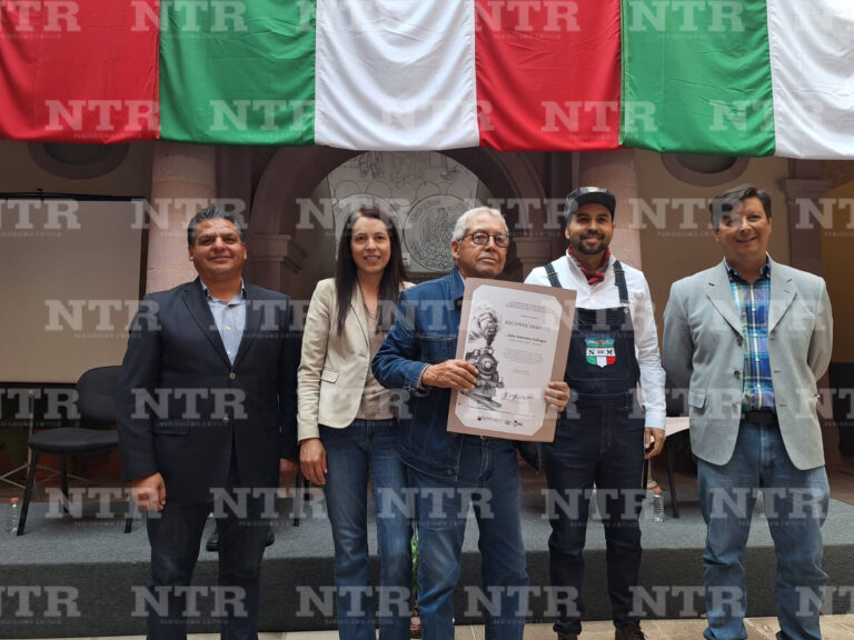 Homenajean a ex ferrocarrileros
