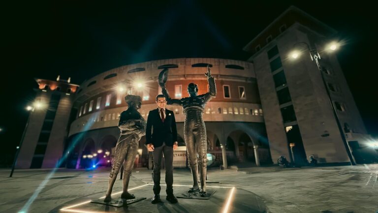 Aguascalientes inaugura estatua en honor a Joselito Adame