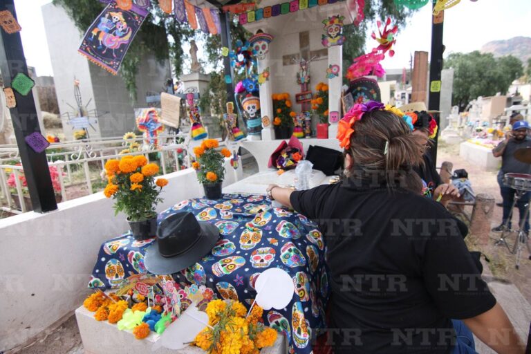 Adorna la tradición a los panteones de Zacatecas