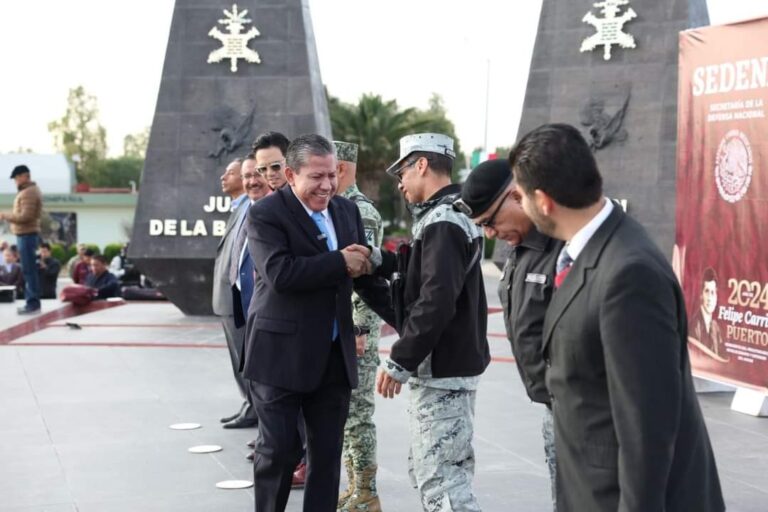 Reconoce gobernador a integrantes de la Mesa de Construcción de Paz