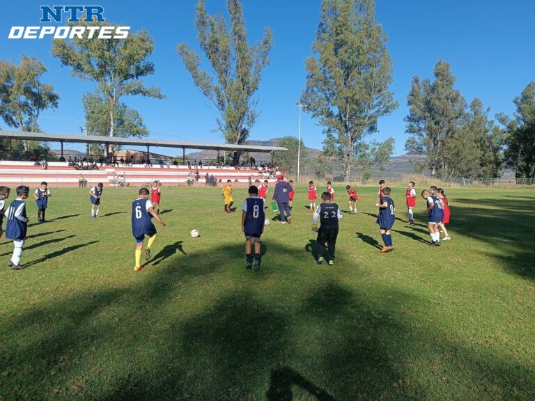 Zacatecanos van por un lugar en las Chivas