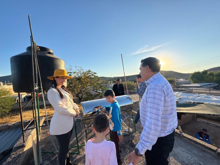 Entregan calentadores solares en municipios