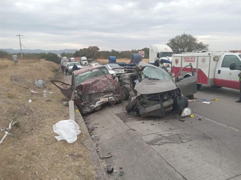 Accidente deja un muerto y tres heridos sobre carretera federal 45