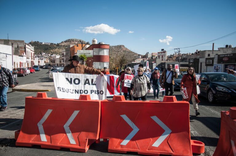 Advierten complicaciones por pleito capital-estado