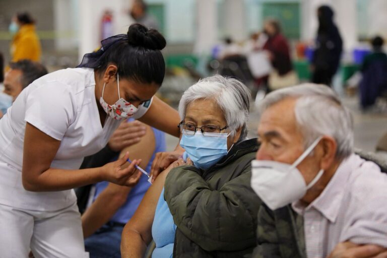 Al cierre de año, 60 por ciento de población vacunada