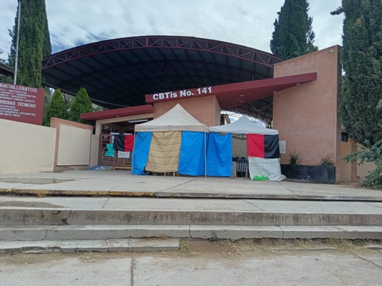 En pie, protesta en CBTIS 141; exigen auditoría