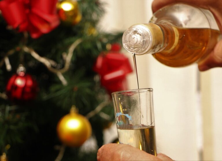 Exhortan a moderar consumo de alcohol en temporada navideña