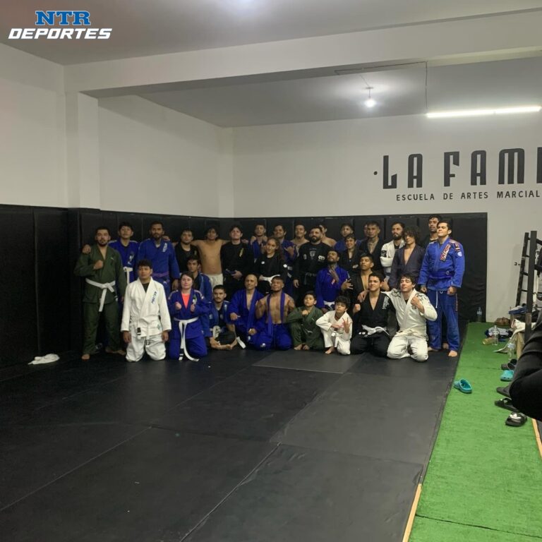 Ferji Amado imparte seminario en La Familia