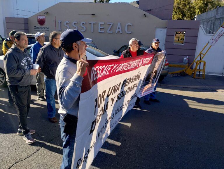 Issstezac, obligado a pagar aguinaldo completo a jubilados