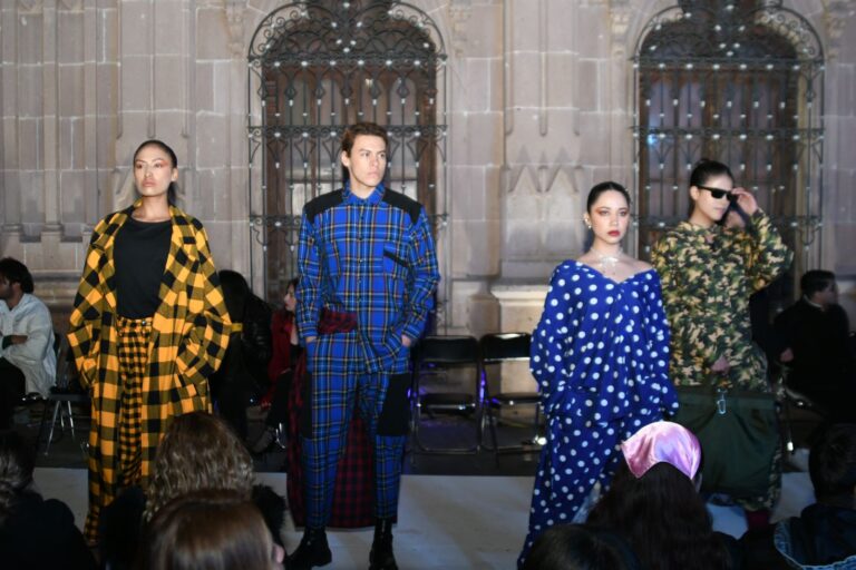 Realizan pasarela de moda en Jerez