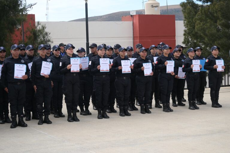 Se gradúan 50 cadetes del IFP