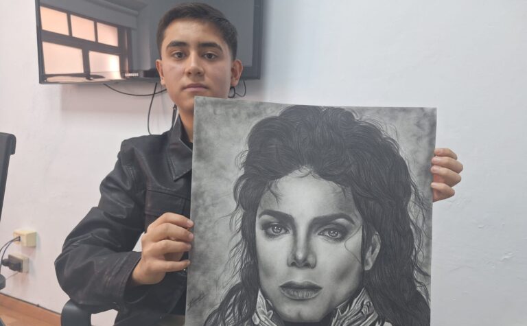 Emiliano se vuelve viral por retratar a Michael Jackson