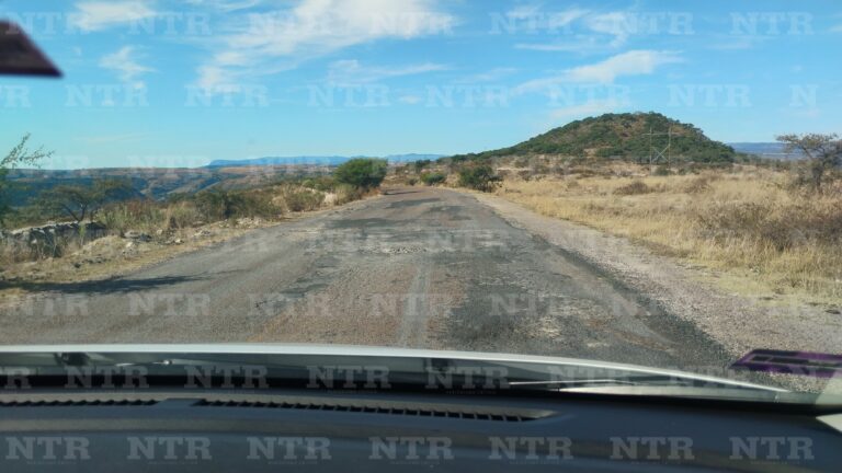 Afecta deterioro de carretera a Huitzila