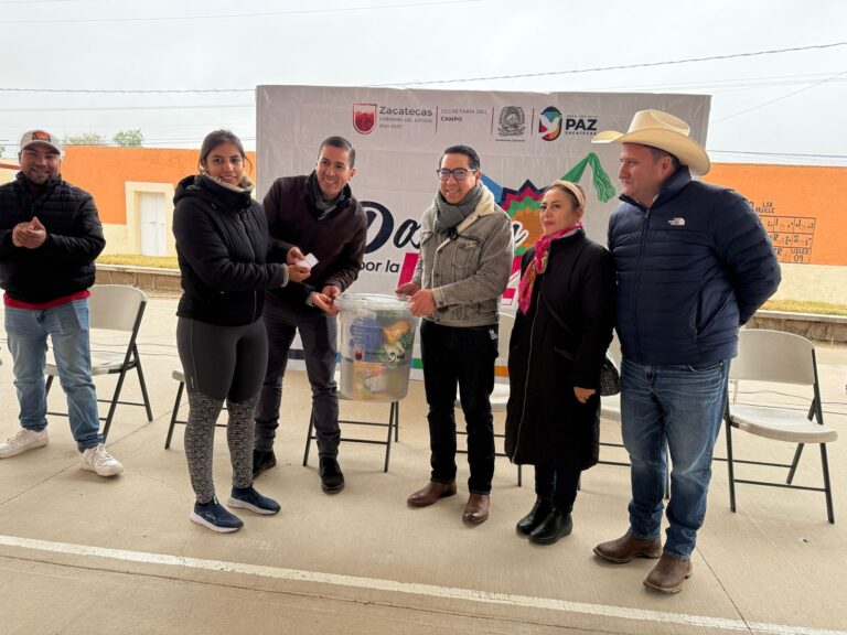 Entregan apoyos alimentarios en Tierra Blanca, Loreto