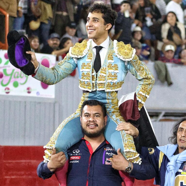 Rotunda tarde de Leo Valadez