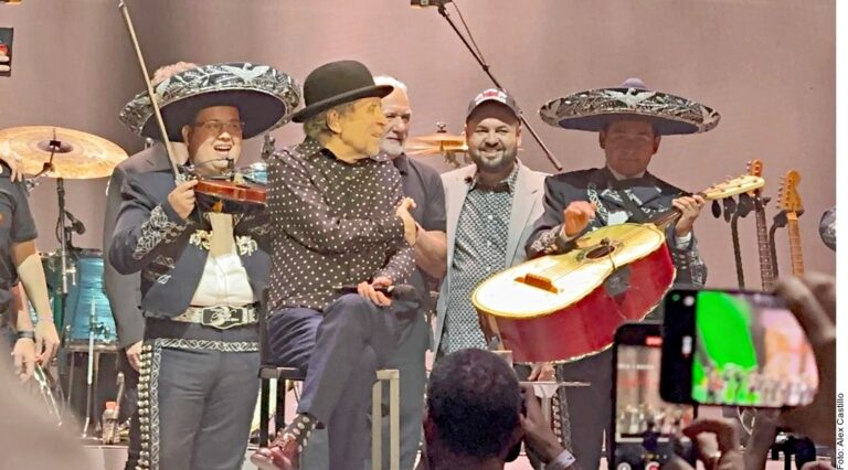 Celebra Sabina su cumpleaños 76 en el Auditorio Nacional