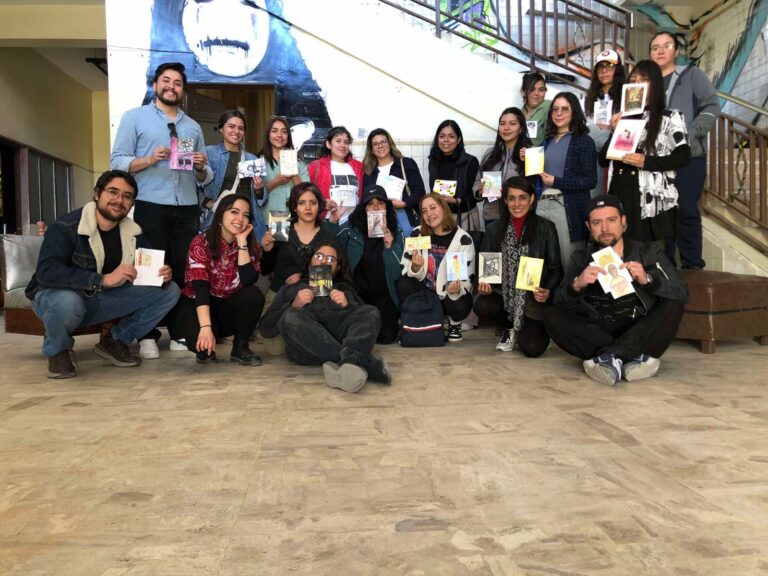 Imparten interesante taller de acuarela