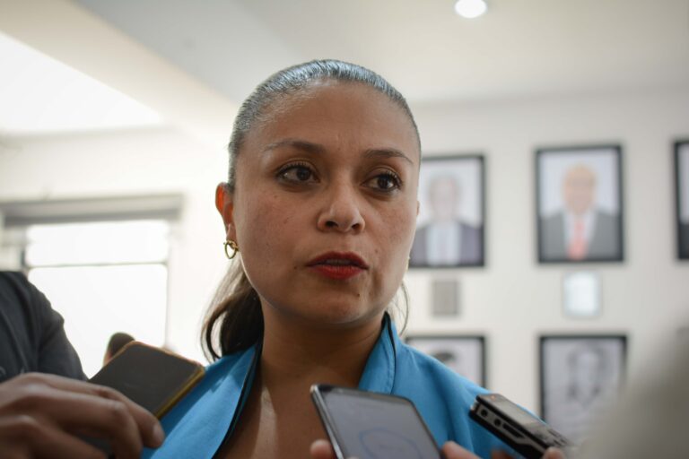 Niega ISSSTE prestaciones a universitarios