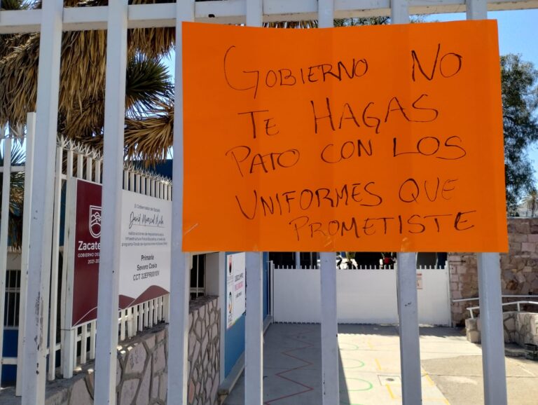 Toman primaria; exigen recursos para uniformes