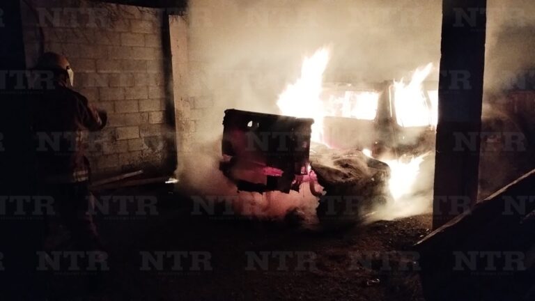 Se incendia camioneta en fraccionamiento La Comarca