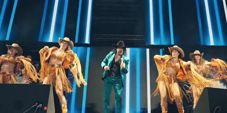 Sorprende Marco Antonio Solís al bailar tema de Lamar
