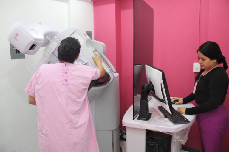 Detecta ISSSTE cáncer de mama con técnicas de alta especialidad