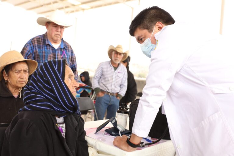 Llevan feria de salud a comunidades jerezanas