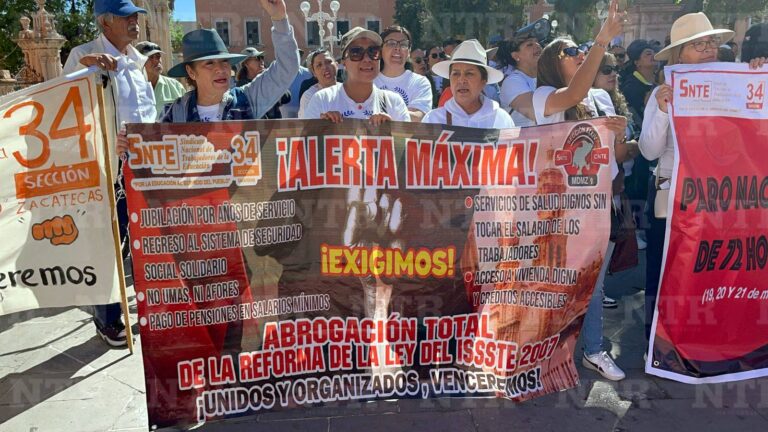 Se unen fresnillenses al paro nacional del SNTE