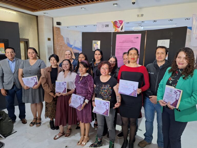 Reconocen a ganadoras del concurso creaciones contra la violencia