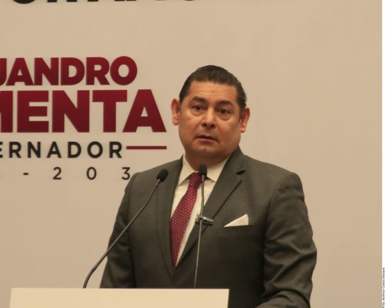 Acusan chantaje y robo