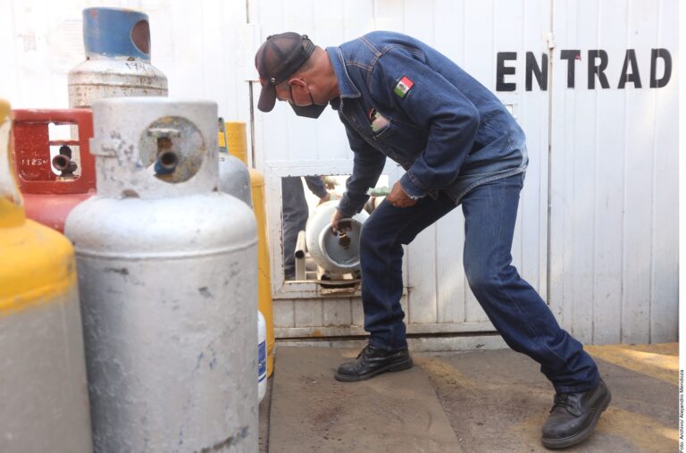 Amenazan gaseros con suspender servicio