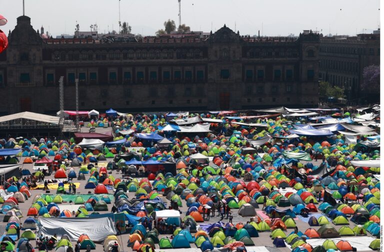 Anuncia CNTE paro nacional y plantón el 15 de mayo