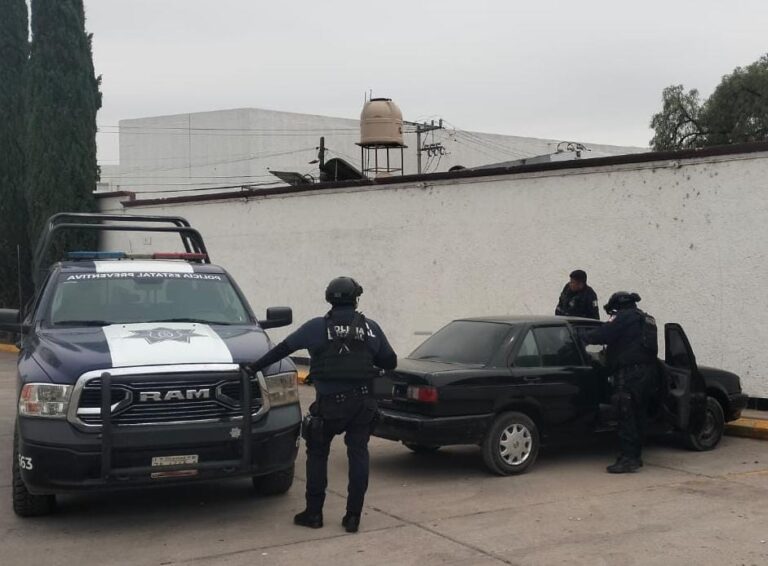 Aseguran vehículo con reporte de robo en Jerez
