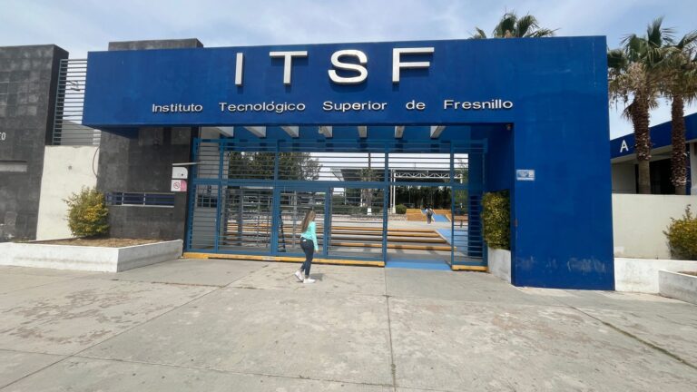 Suma el ITSF más de 22 días sin director