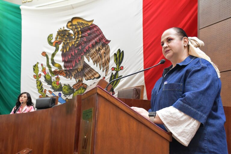 Impulsa Ana María Romo la simplificación administrativa