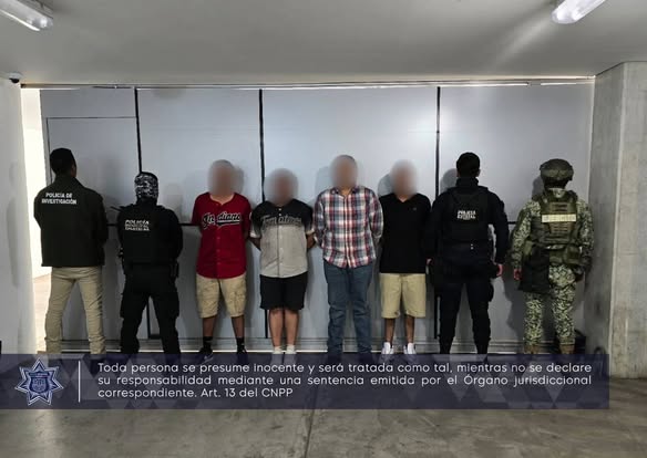Intentan huir de la policía y chocan patrulla