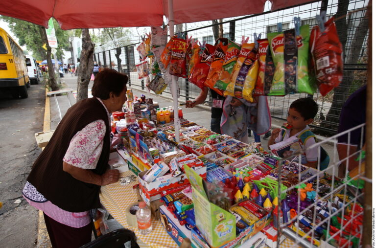 Empiezan a aplicar medidas contra comida chatarra