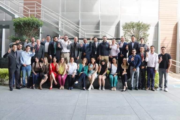 Trabajadores del extinto INAI reciben indemnización y finiquito