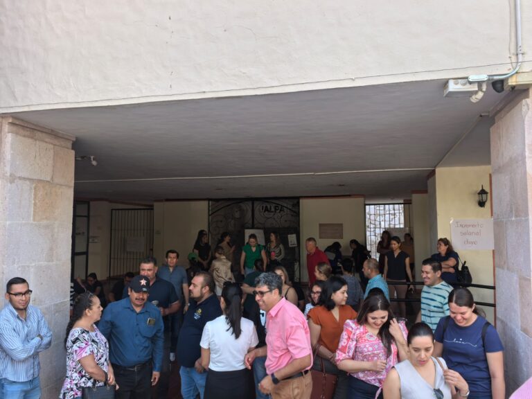TOMAN PROFES SEIS AYUNTAMIENTOS
