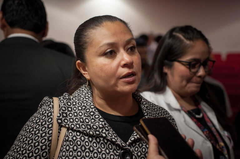 Acusa Jenny González a jueza de no ser imparcial