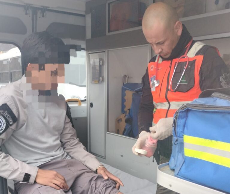 Adolescente resulta lesionado en accidente de moto